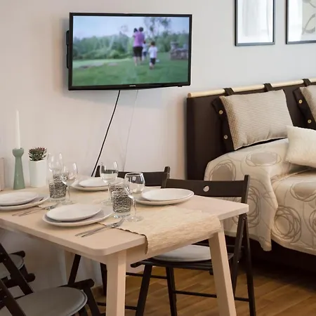 Apartment Krakovska 5 *