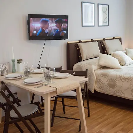 Apartment Krakovska 5 *