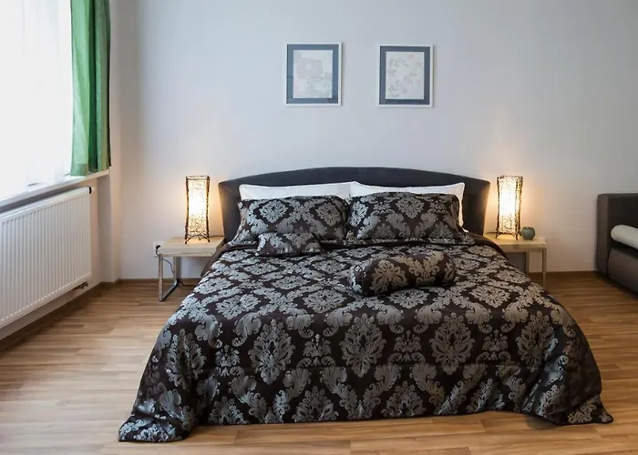Krakovska 5 *